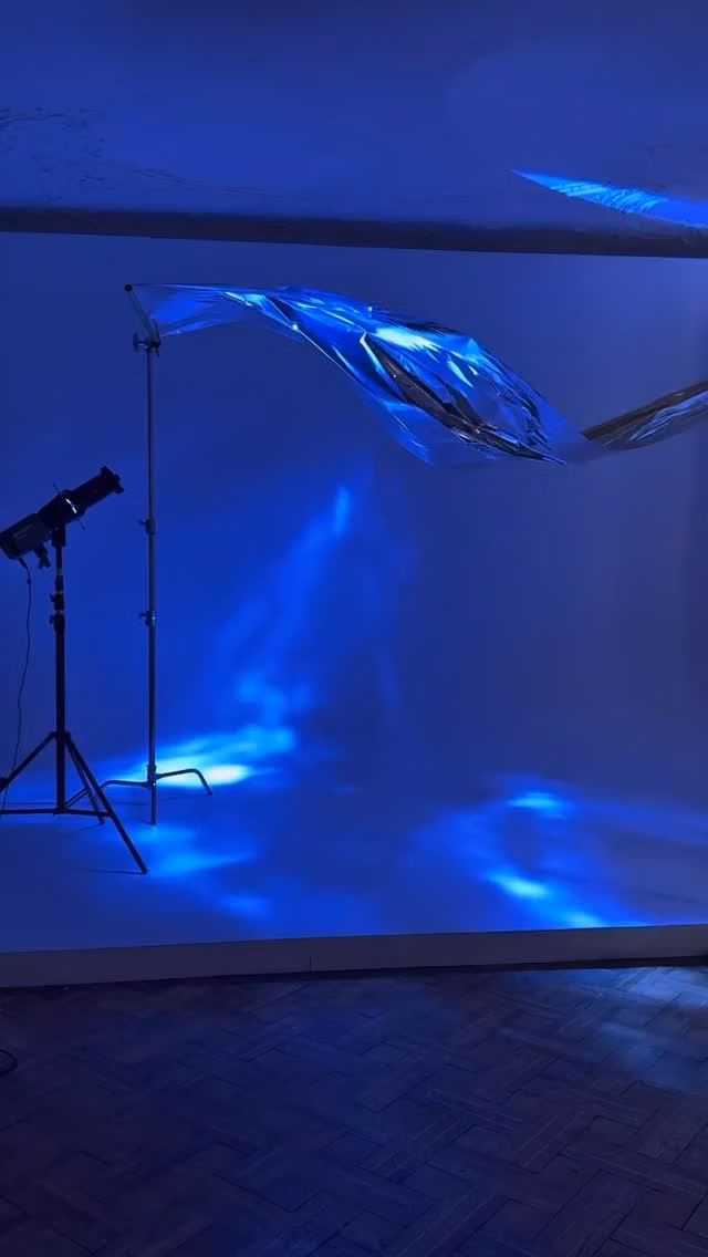 aquarium blue light caustics photograph - Need some lighting inspiration? @bedford_studio served this special one giving deep, blue ocean. What other lighting ideas can you share with the community? #lighting #studio #repost #photography #ocean #light