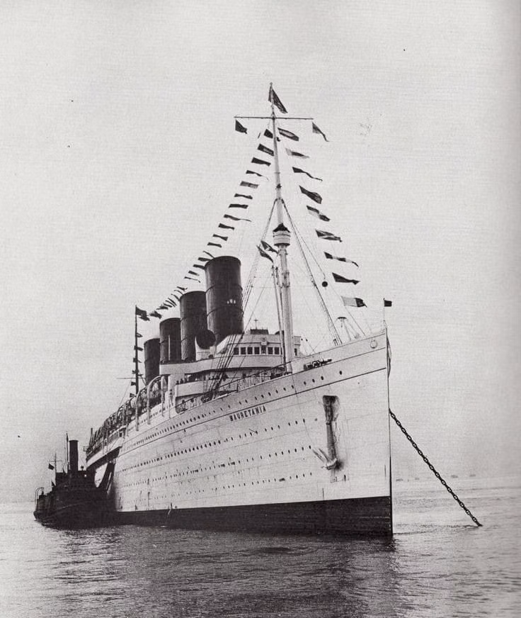 1930s ocean liner bow streamlined photograph - 