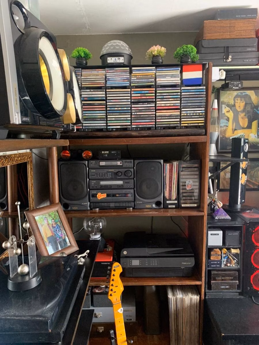 early 2000s shelf stereo system photograph -